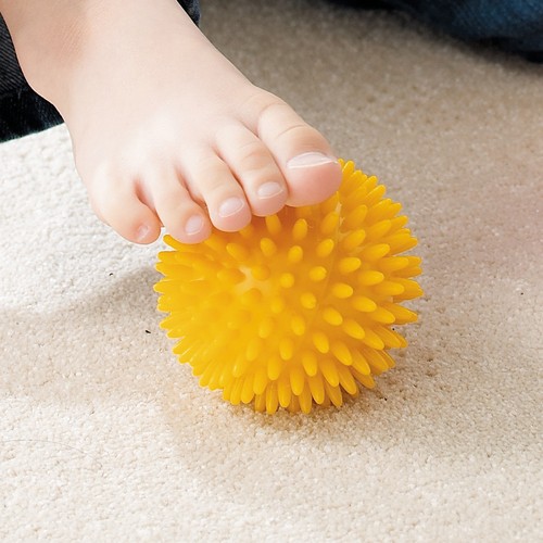 Weplay Massageball Igelball Noppenball, gelb 8cm Weplay Massageball Igelball Noppenball, gelb 8cm